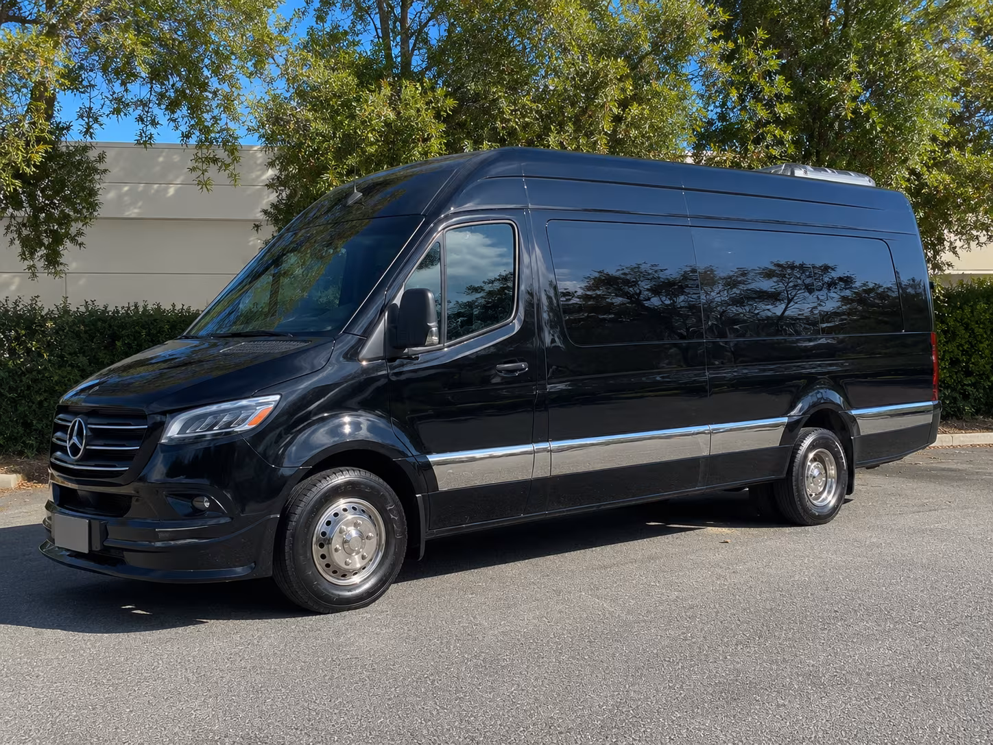 find the perfect transportation for your next airport transfer 3