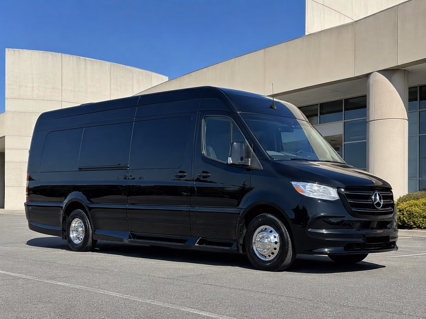find the perfect transportation for your next airport transfer 5